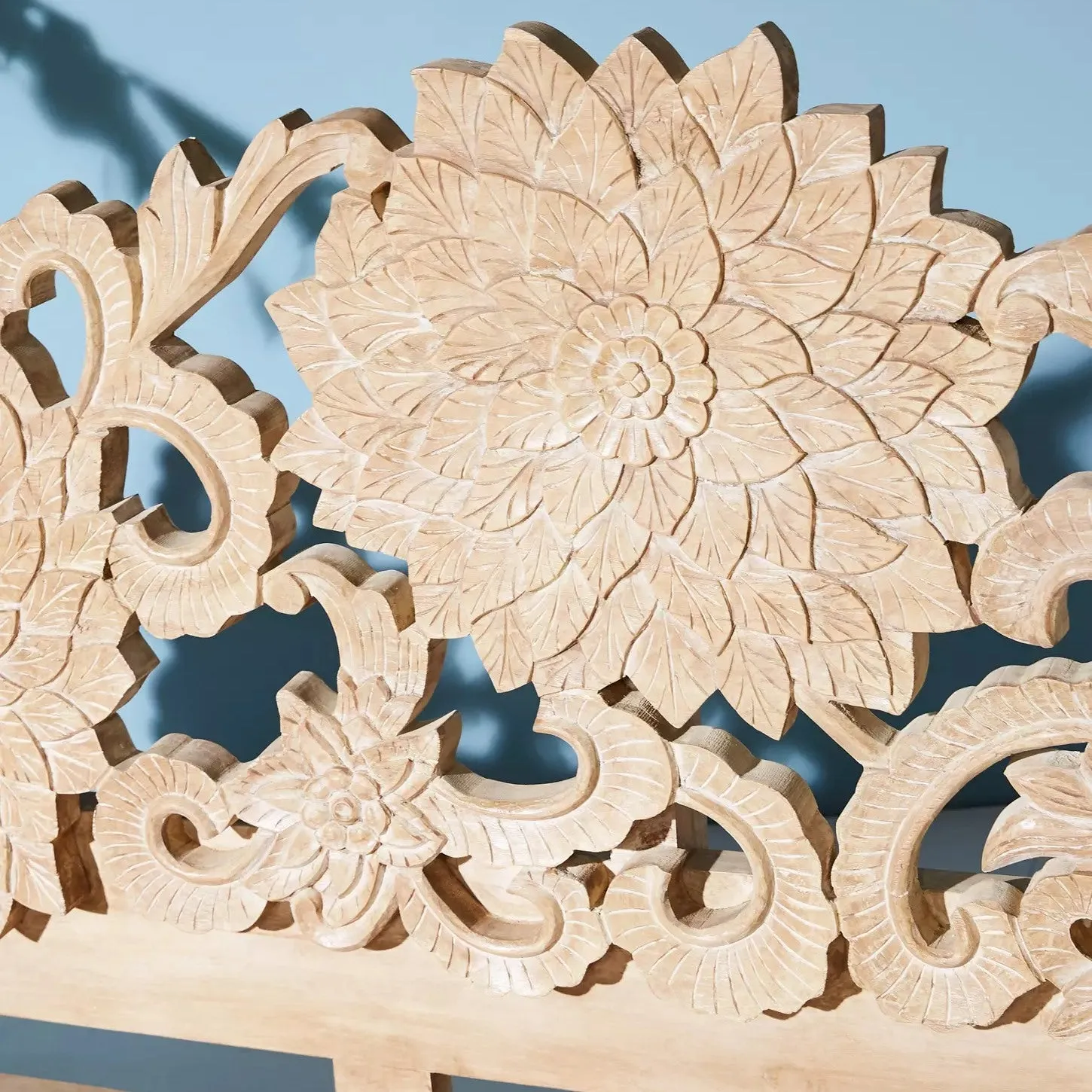 Handcarved Lotus Daybed Natural